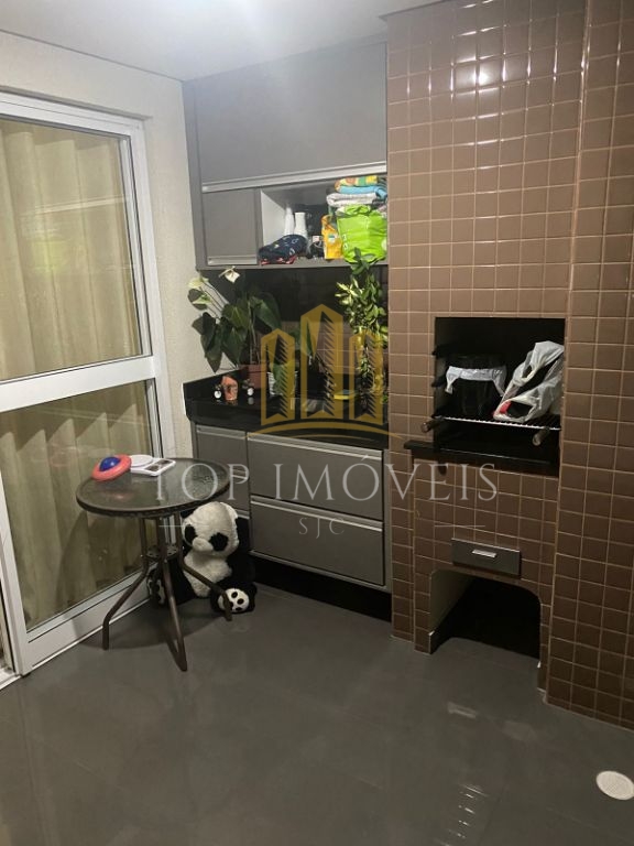 Seu novo lar dos sonhos está aqui Edifício New Park! Prepare-se para se encantar com este lindo apartamento que reúne conforto, modernidade e uma localização privilegiada.