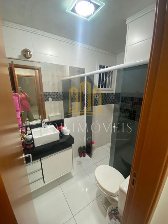 Seu novo lar dos sonhos está aqui Edifício New Park! Prepare-se para se encantar com este lindo apartamento que reúne conforto, modernidade e uma localização privilegiada.