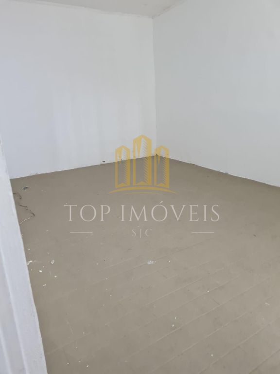 Espaçosa casa quatro dormitórios no centro oportunidade!