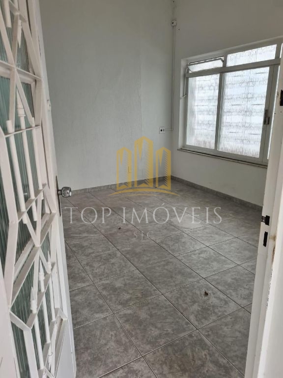 Espaçosa casa quatro dormitórios no centro oportunidade!