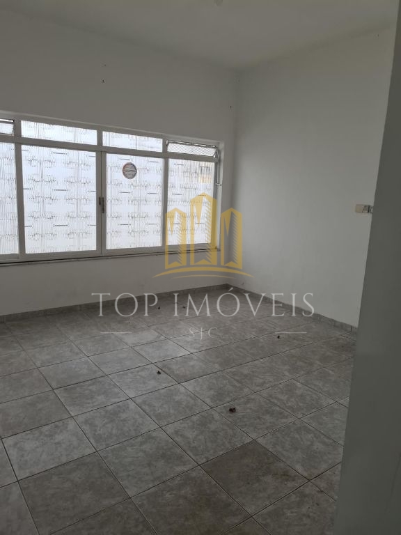 Espaçosa casa quatro dormitórios no centro oportunidade!