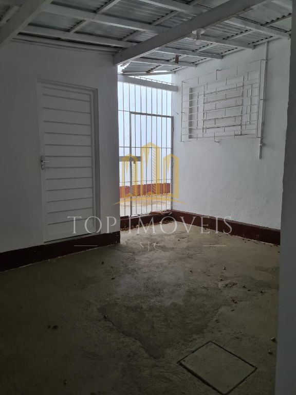 Espaçosa casa quatro dormitórios no centro oportunidade!