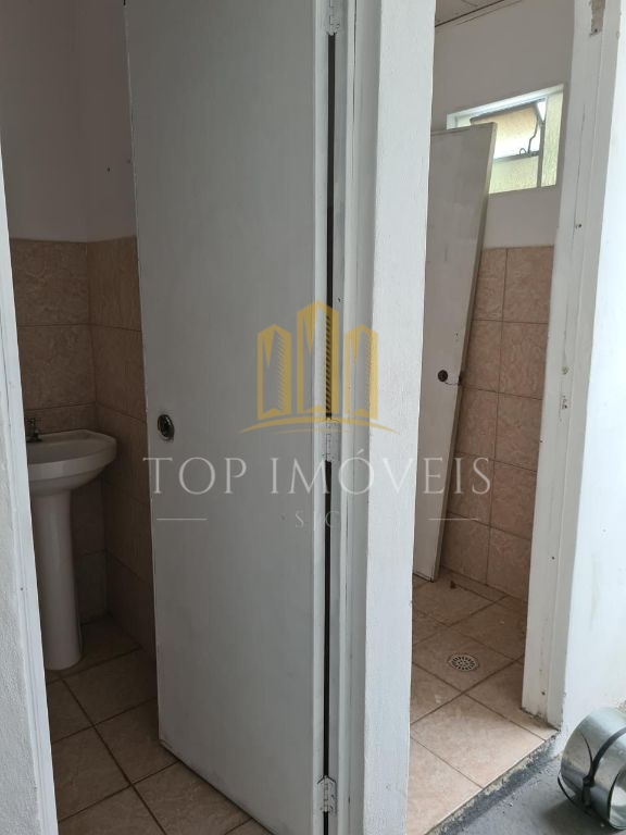 Espaçosa casa quatro dormitórios no centro oportunidade!