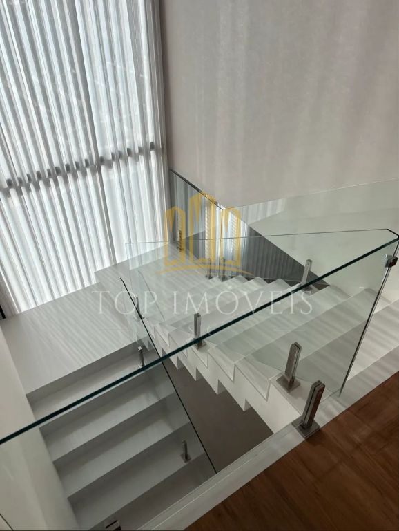 Alphaville 1 Sobrado com vista definitiva Sobrado de Alto Padrão com Vista Definitiva em Condomínio Exclusivo