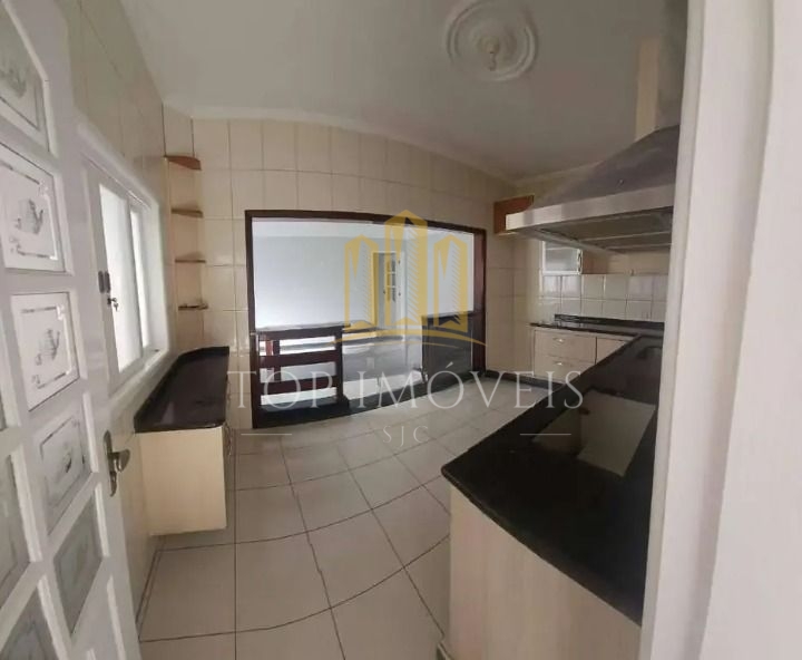 Maravilhosa casa três dormitórios suítes com sacadas ambient