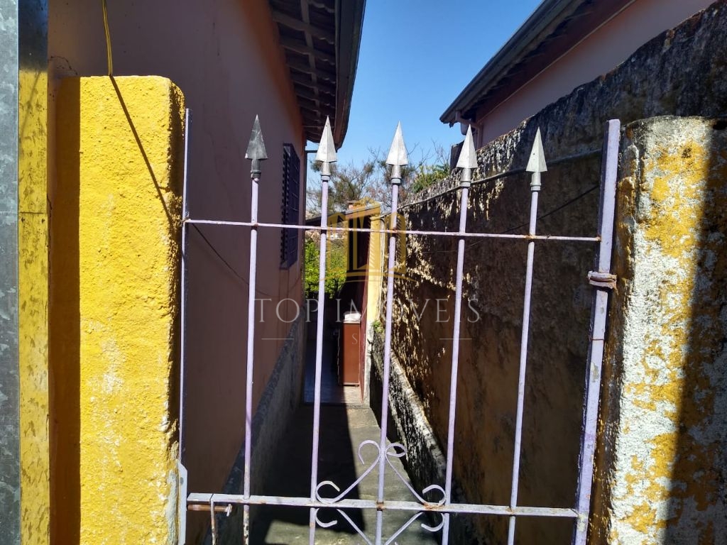 Oportunidade no Alto da Ponte - SJC! Casa à venda com 3 dormitórios e Edícula localização privilegiada, essa é a casa ideal para você!