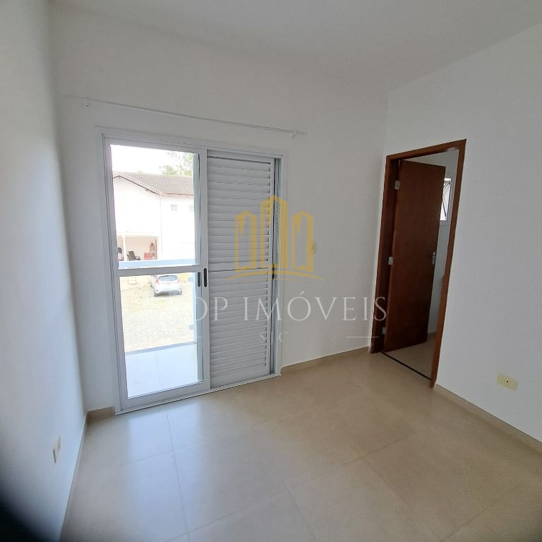 Linda casa dois dormitórios súite em vilagio no chacaras são