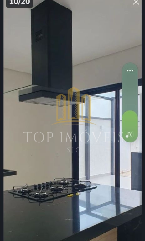 Maravilhosa casa três dormitórios suíte com closet piscina á