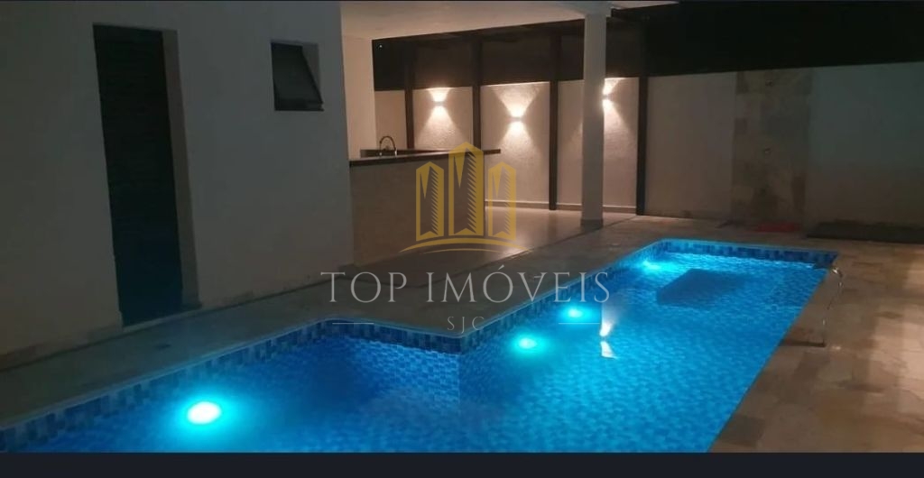 Maravilhosa casa três dormitórios Suíte com closet piscina área gourmet no condomínio Santa Monica