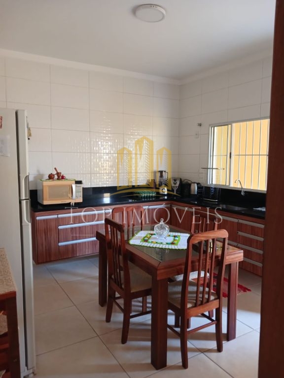 Ótima casa à venda 2 dormitórios 1 suíte 2 vagas cobertas al