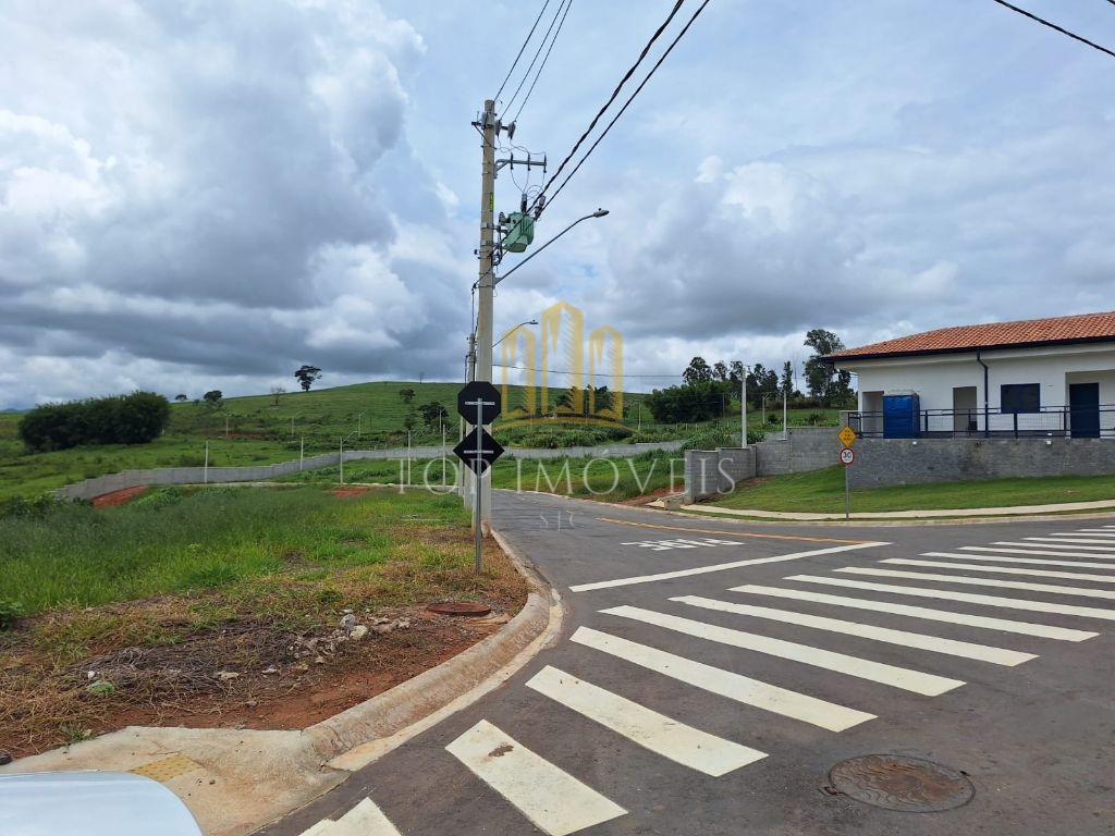 Maravilhoso terreno condomínio fechado com lazer completo e 