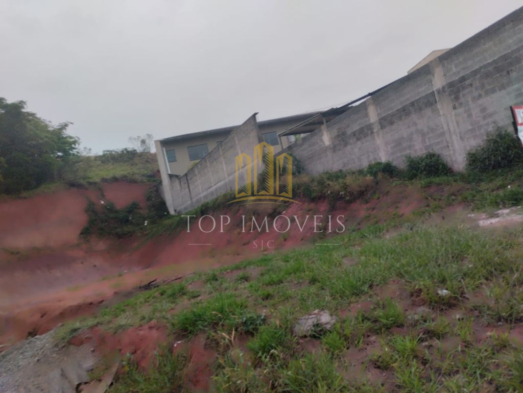 Terreno de Porte Comercial. OPORTUNIDADE (Passo a Divida)