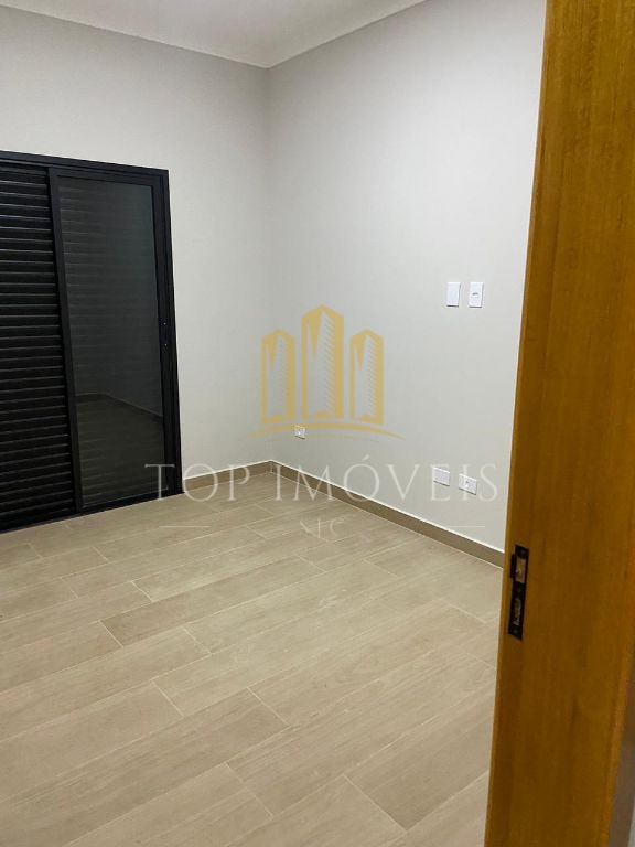 Maravilhosa casa de 3 quartos sendo 1 suíte e piscina no Pérolas do Vale - foto 26