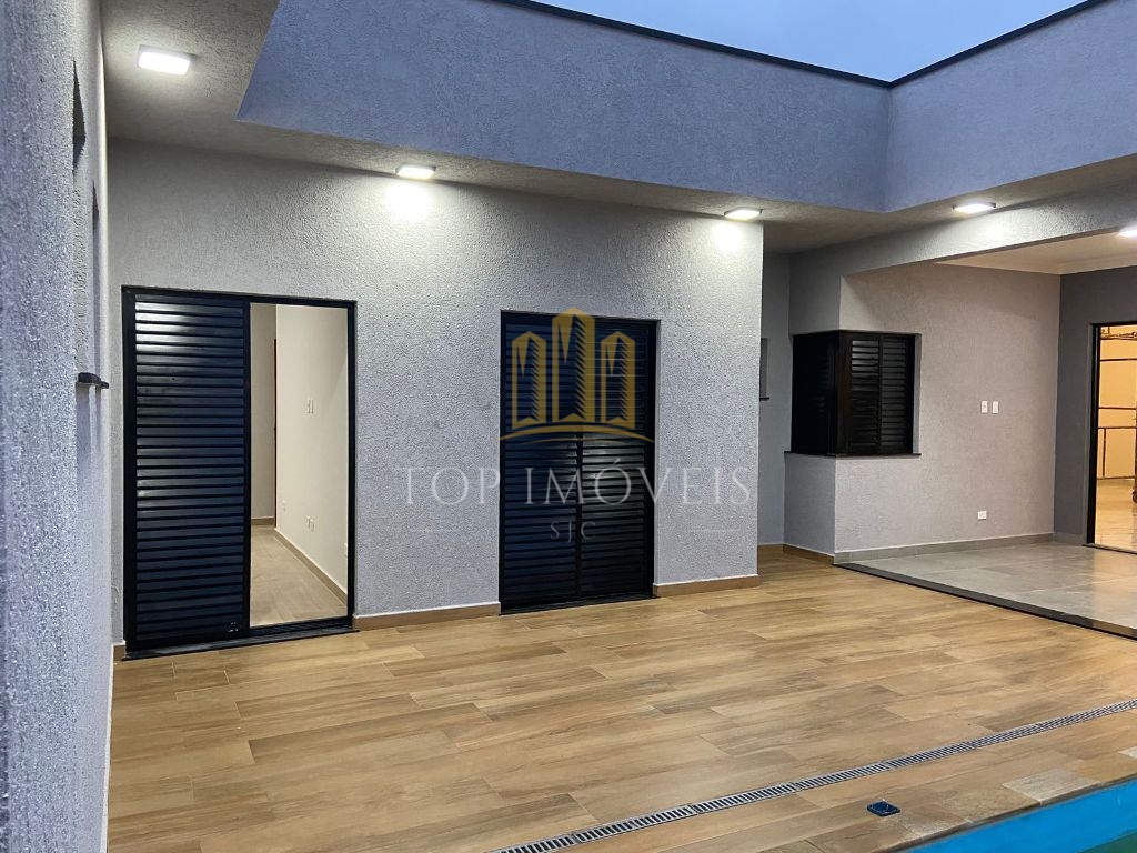 Maravilhosa casa de 3 quartos sendo 1 suíte e piscina no pér