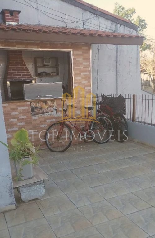 Casa grande espaçosa três quartos churrasqueira edícula 2 qu