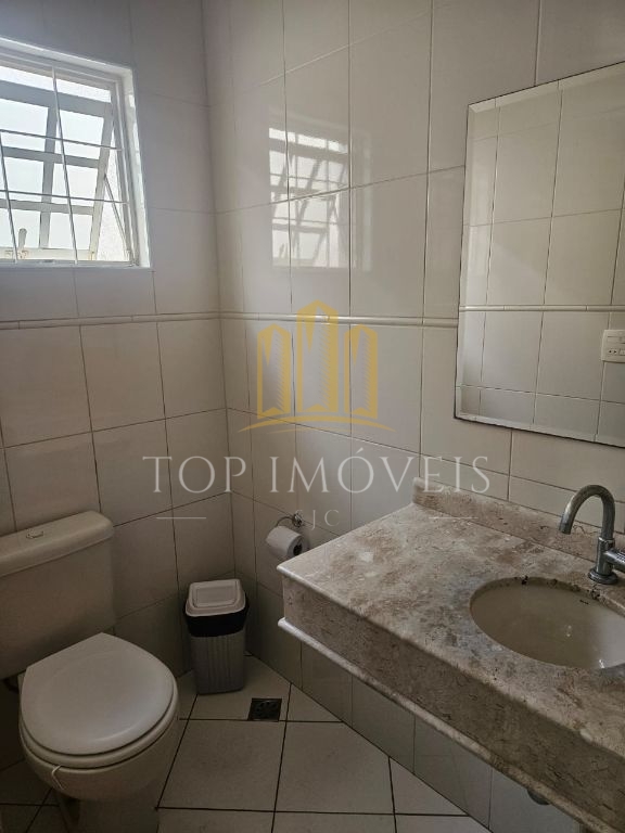 Magnifica casa comercial cinco salas copa e banheiros no melhor da vila Adyana!