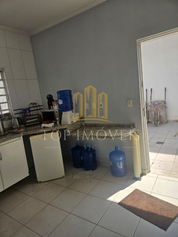 Magnifica casa comercial cinco salas copa e banheiros no melhor da vila Adyana!