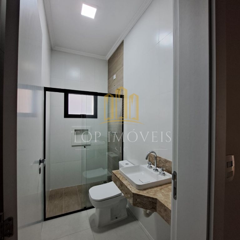 Casa Nova alto padrão no Condomínio Ouroville Pronta para Morar!