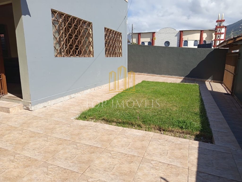 Sobrado Ótimo Acabamento 3 Dormitórios 1 Suíte Indaía 700 metros da Praia Próximo a Catedral