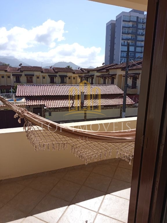Sobrado Ótimo Acabamento 3 Dormitórios 1 Suíte Indaía 700 metros da Praia Próximo a Catedral