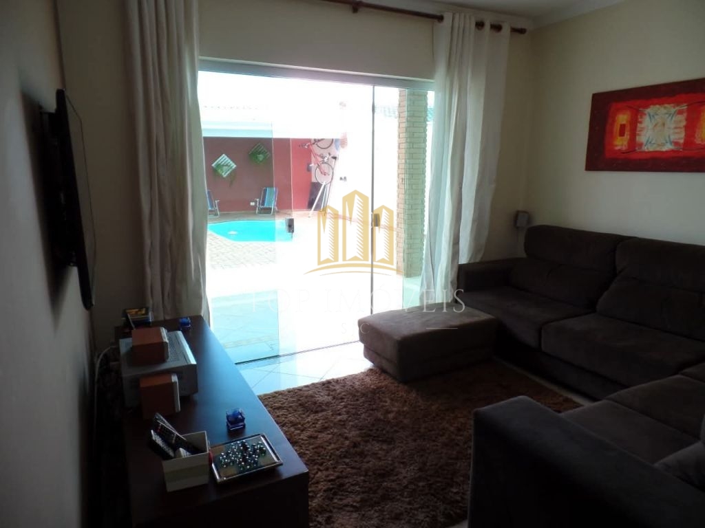 Excelente casa de 3 quartos sendo 1 suíte - piscina - novo h