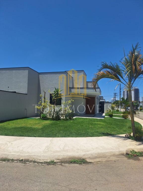 Linda casa com Piscina no Alphaville - Taubaté