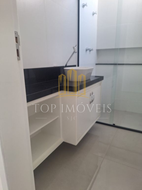 Linda casa com Piscina no Alphaville - Taubaté