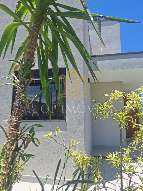Linda casa com Piscina no Alphaville - Taubaté