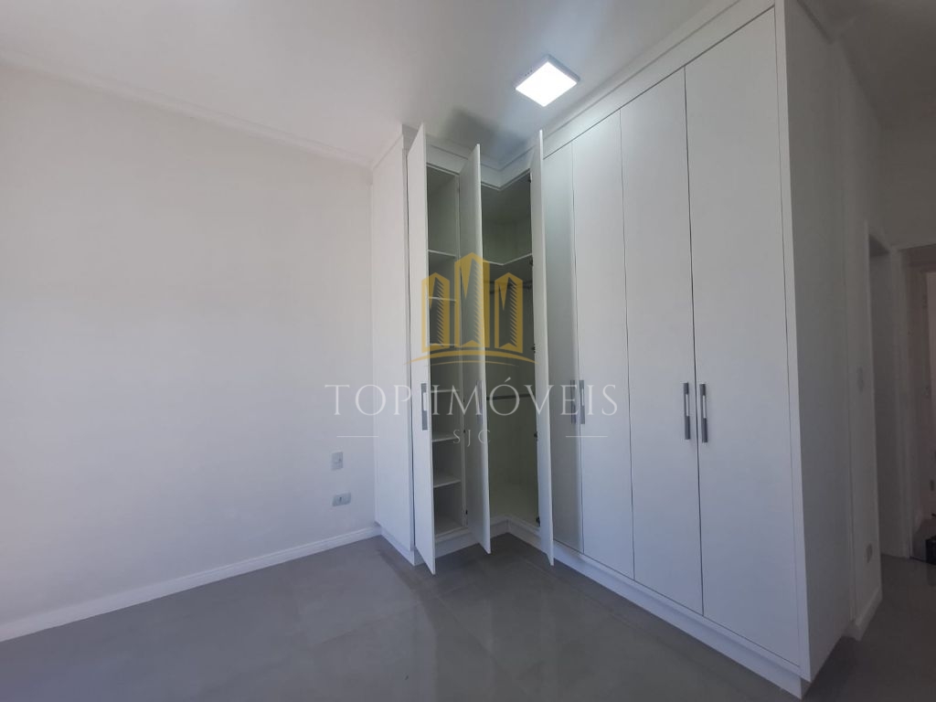 Linda casa com Piscina no Alphaville - Taubaté
