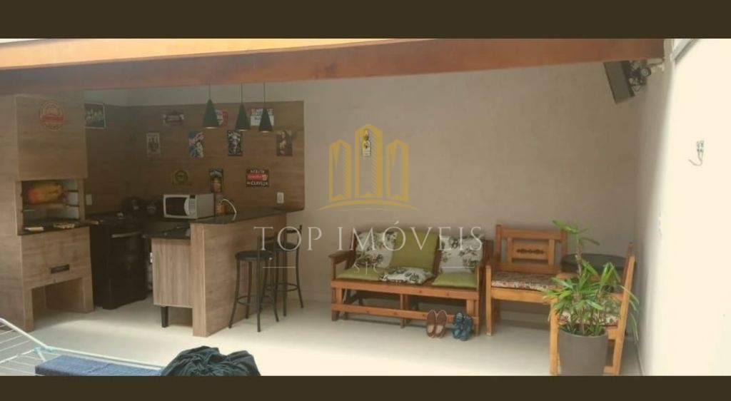 Linda casa dois dormitórios suíte churrasqueira no jardim am