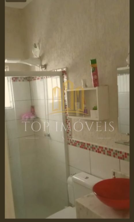 Linda casa dois dormitórios suíte churrasqueira no jardim am