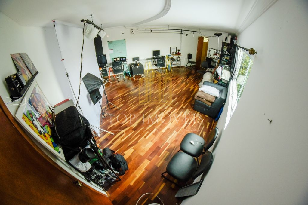 Excelente Ponto Comercial no Coração de São José dos Campos! ?? Localização Premium Centro de SJC Oportunidade única para quem busca visibilidade, estrutura e versatilidade! Prédio comercial amplo…