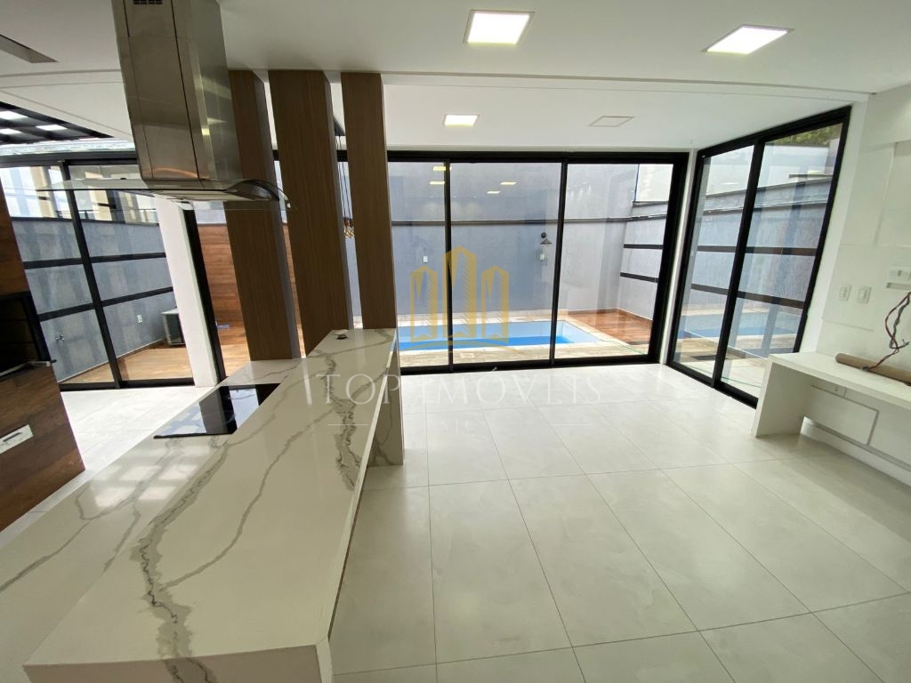 Sobrado Residencial Fogaça com 3 Dormitórios 2 Suítes