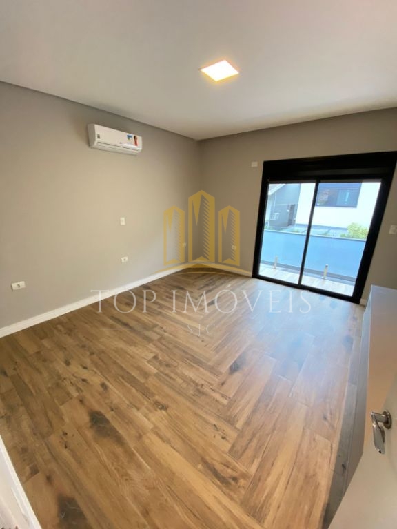 Sobrado Residencial Fogaça com 3 Dormitórios 2 Suítes