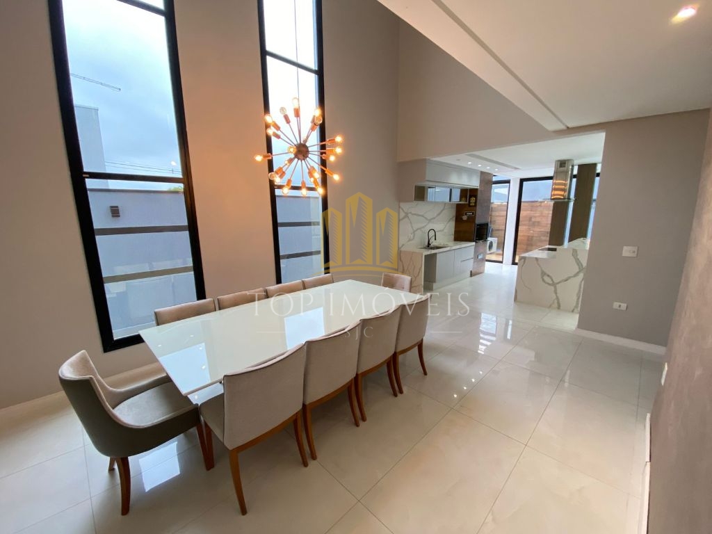 Sobrado Residencial Fogaça com 3 Dormitórios 2 Suítes