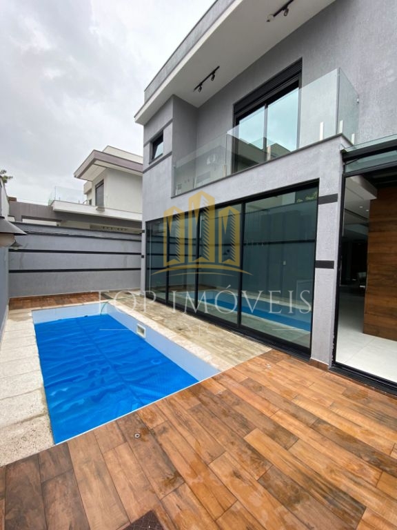 Sobrado Residencial Fogaça com 3 Dormitórios 2 Suítes