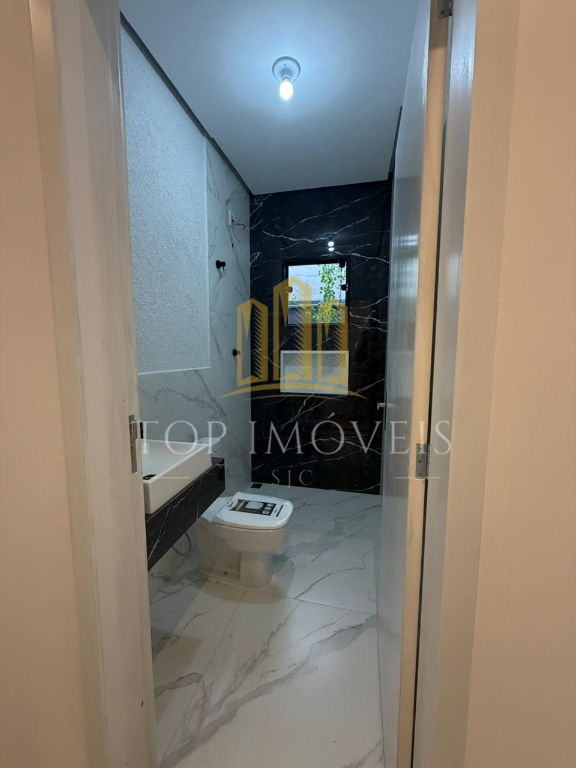 Casa de 3 quartos sendo 1 suíte recém construída no bairro Jardim Oásis