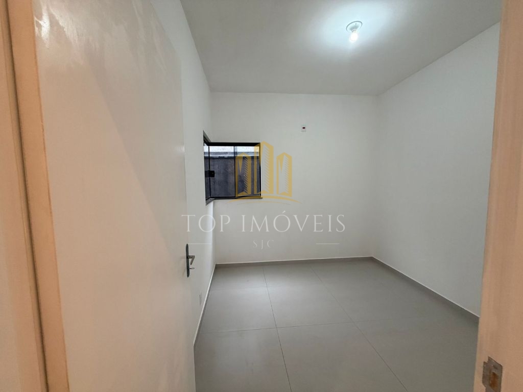 Casa de 3 quartos sendo 1 suíte recém construída no bairro Jardim Oásis