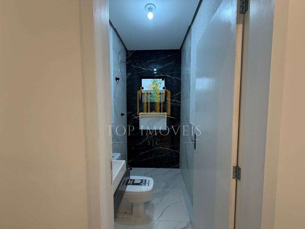 Casa de 3 quartos sendo 1 suíte recém construída no bairro Jardim Oásis