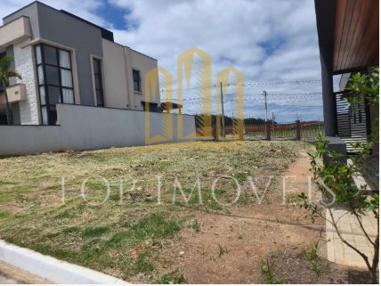 Terreno em condomínio fechado 270m²