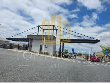 Terreno em condomínio fechado 270m²