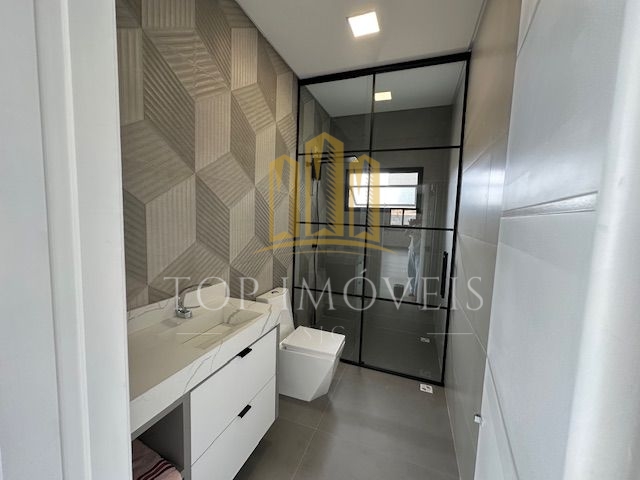 Magnífica Casa em Condomínio Fechado Jacareí 3 Dormitórios 2 Suítes Terreno de 1.700 m² 200 m² Construídos