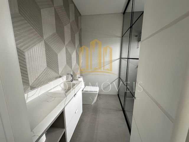 Magnífica Casa em Condomínio Fechado Jacareí 3 Dormitórios 2 Suítes Terreno de 1.700 m² 200 m² Construídos