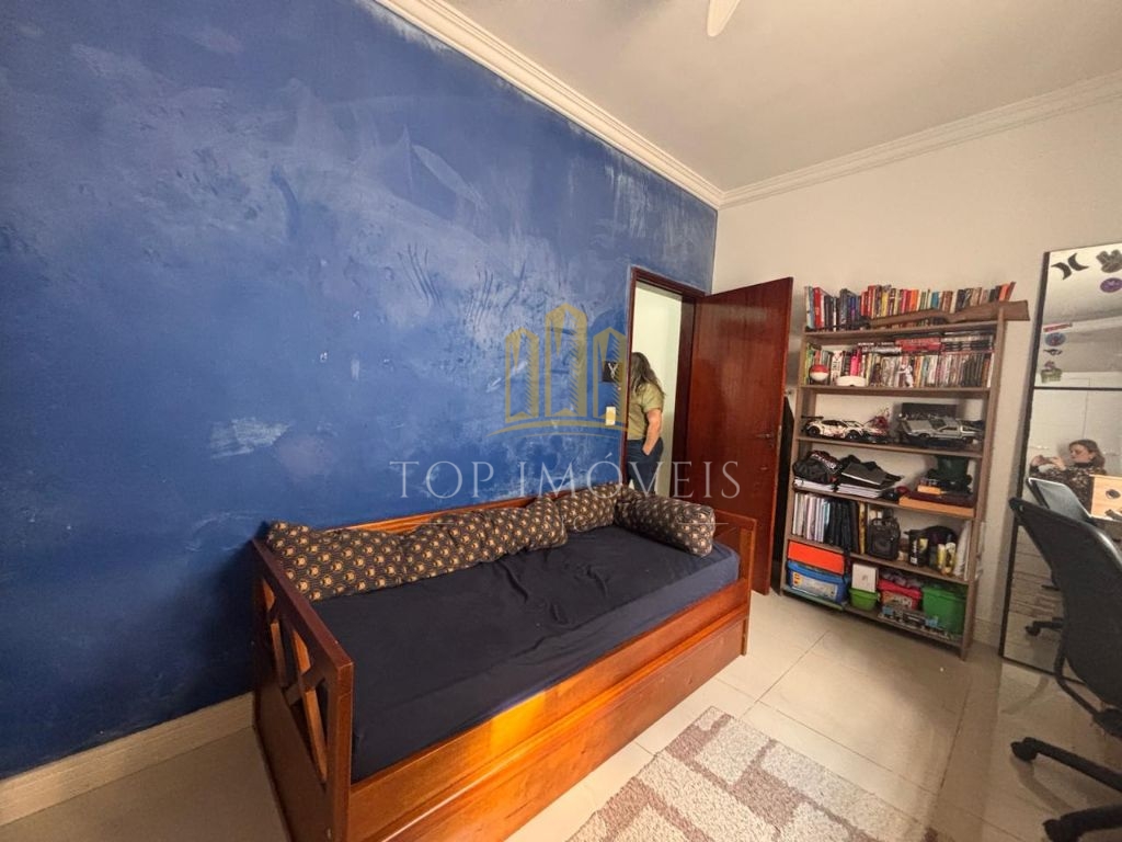 Linda Casa com 3 Dormitórios, 1 Suíte com Hidro Conforto e Elegância!