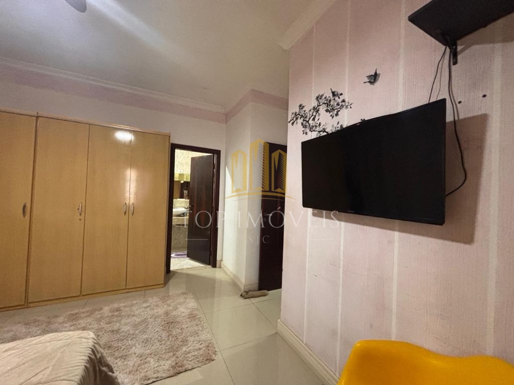 Linda Casa com 3 Dormitórios, 1 Suíte com Hidro Conforto e Elegância!