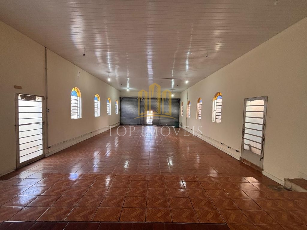 Sobrado com Salão Comercial à Venda Excelente Oportunidade no Parque Industrial!