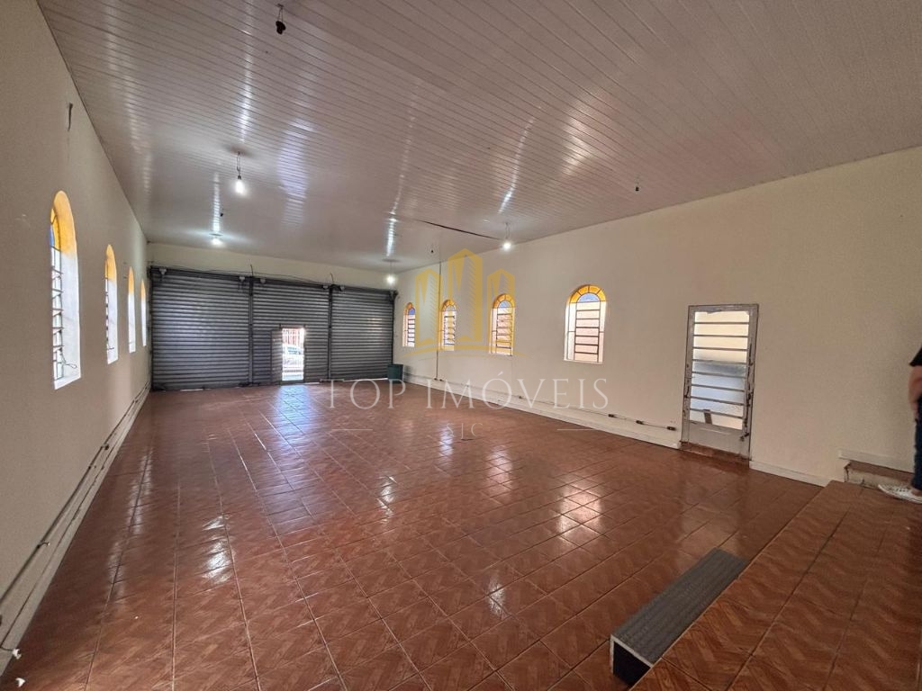 Sobrado com Salão Comercial à Venda Excelente Oportunidade no Parque Industrial!