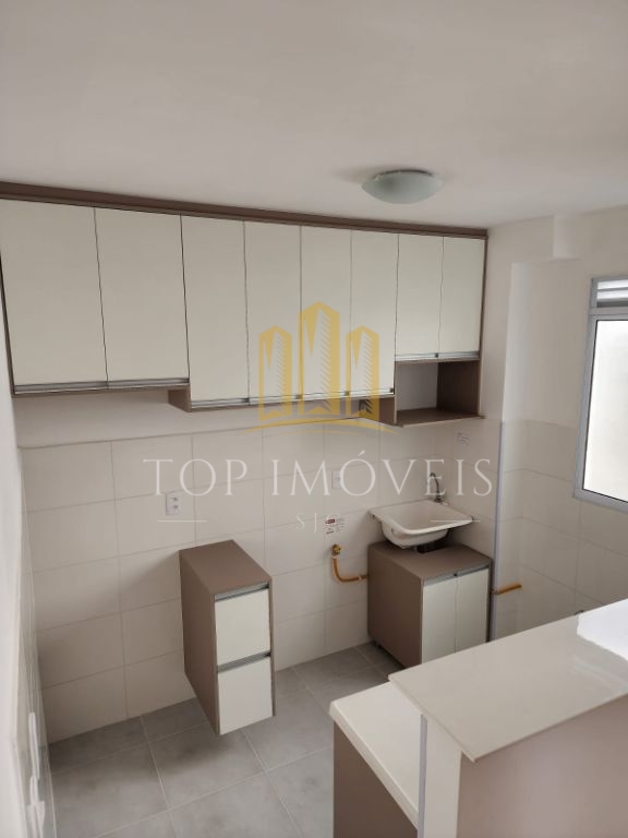 Lindo apartamento dois dormitórios repleto de armários no sa
