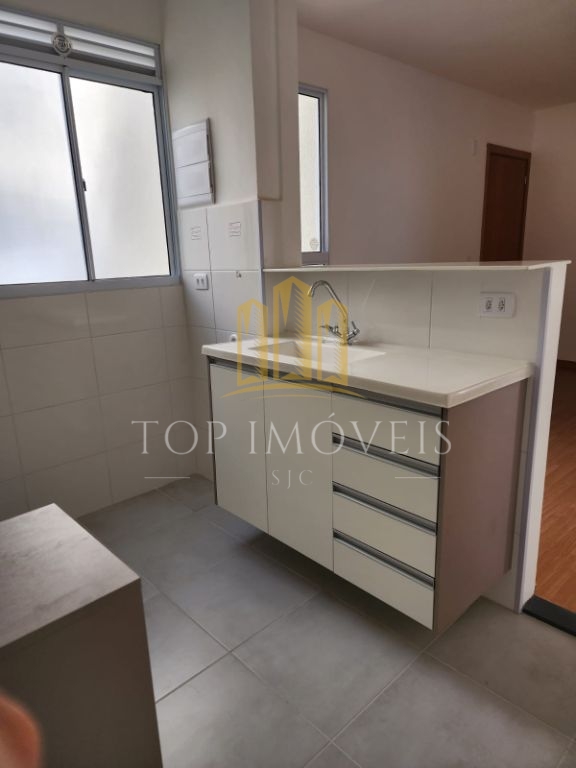 Lindo apartamento dois dormitórios repleto de armários no sa