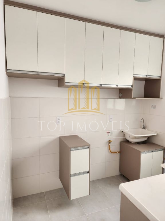 Lindo apartamento dois dormitórios repleto de armários no sa